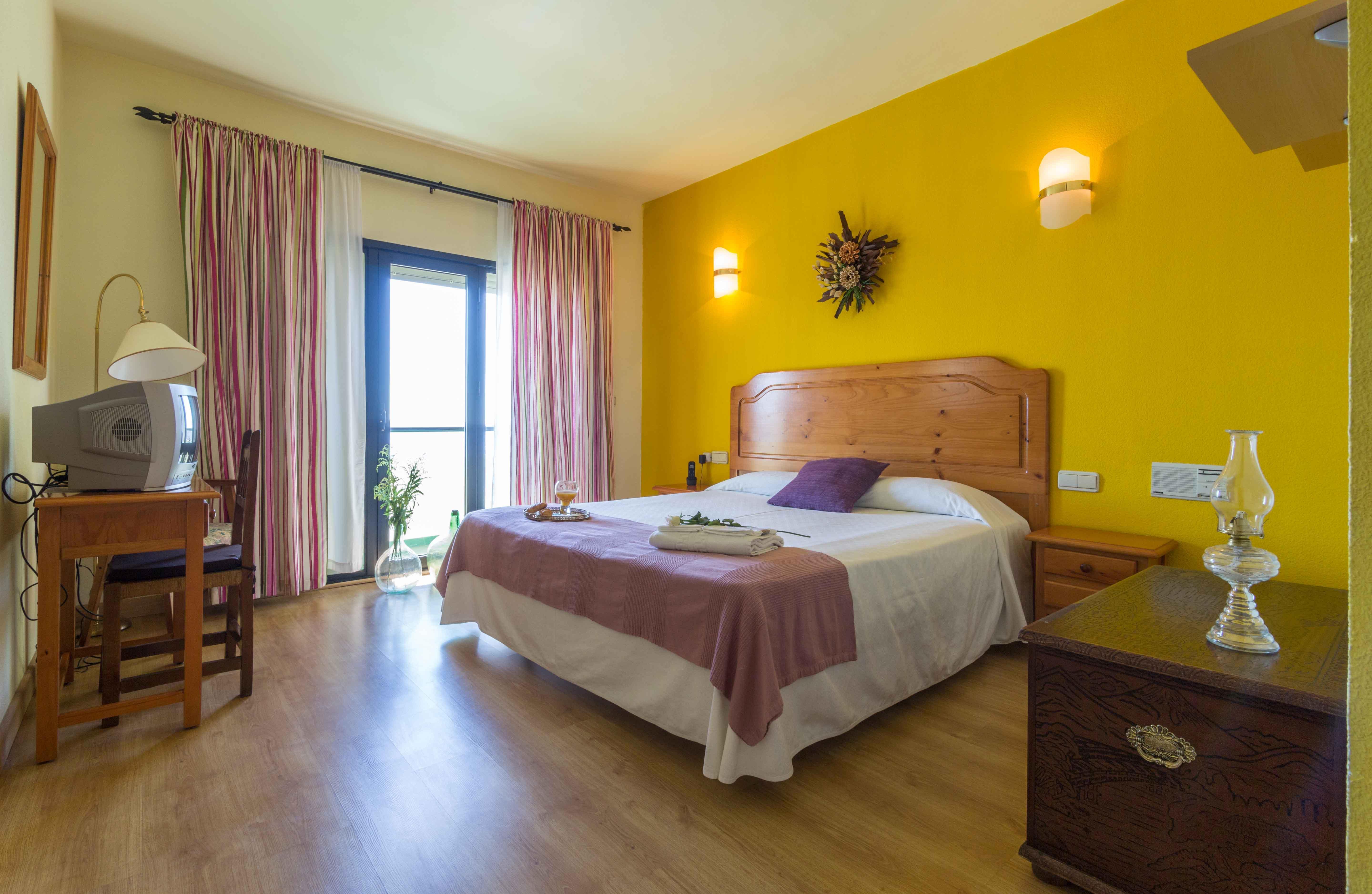 Hotel Los Templarios Херес де лос Кабайерос Екстериор снимка