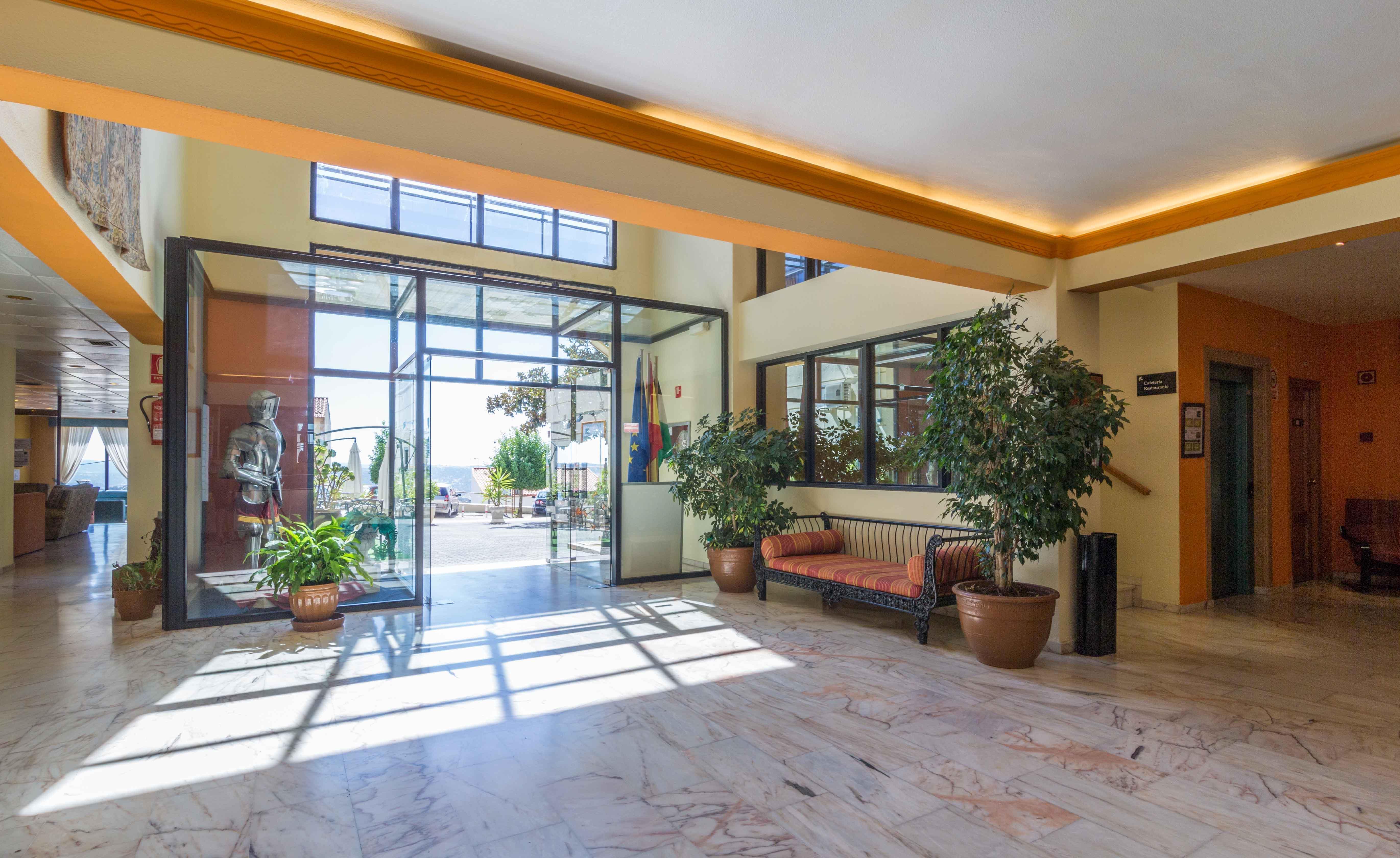 Hotel Los Templarios Херес де лос Кабайерос Екстериор снимка