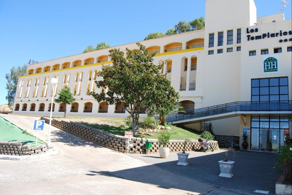 Hotel Los Templarios Херес де лос Кабайерос Екстериор снимка