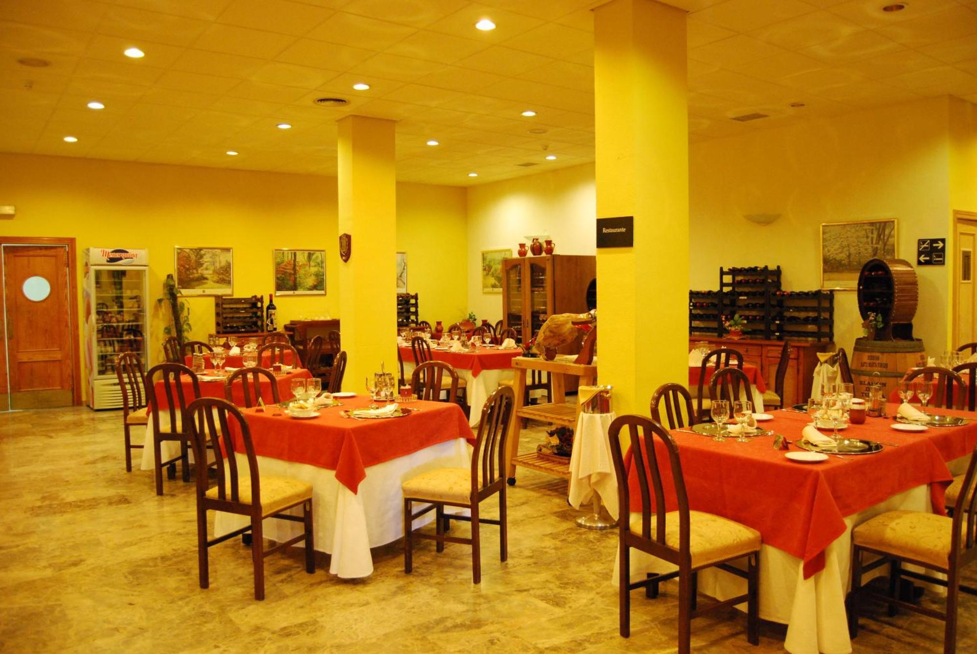 Hotel Los Templarios Херес де лос Кабайерос Екстериор снимка